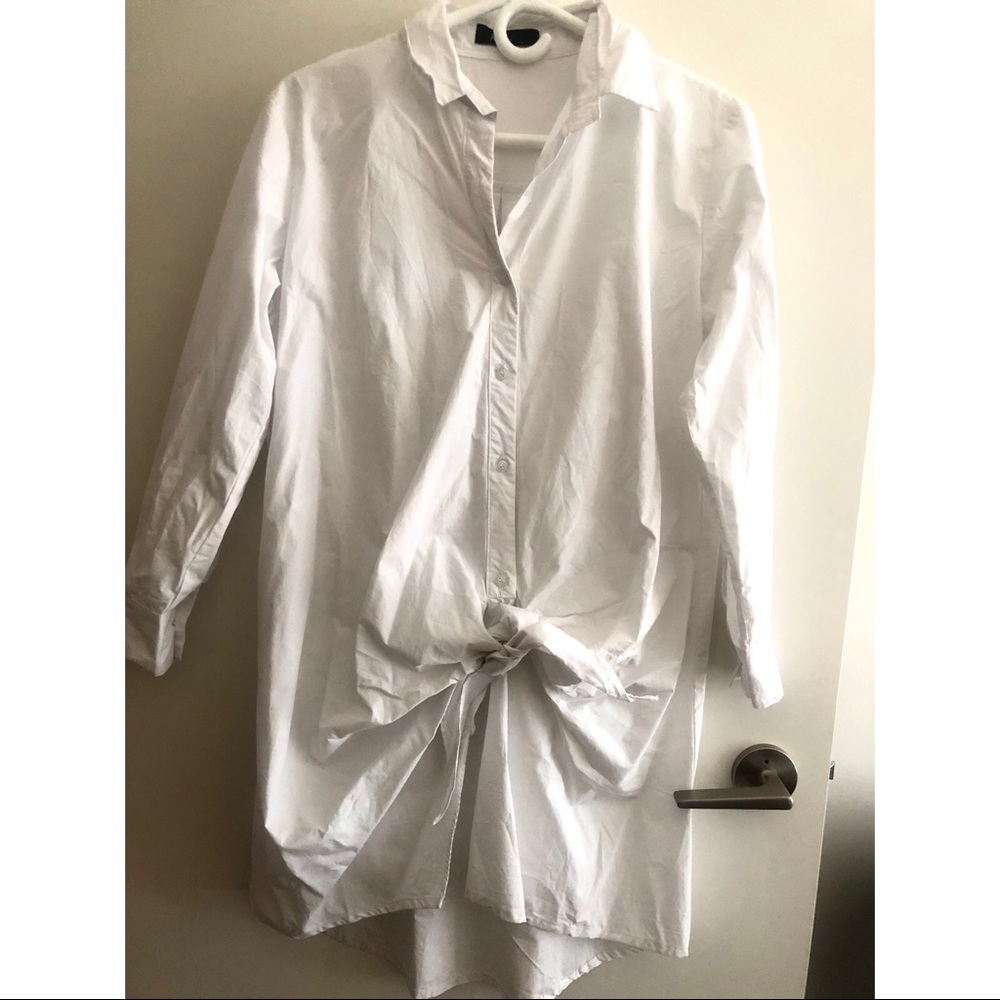 2/$50 Mosaic White long-sleeved button-down top